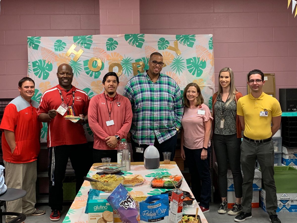 carol_urbani's tweet image. Thanks to our wonderful social studies department from the USH team! ⁦@CySpringsHS⁩ 
#AllDayEveryDay #teamsloth