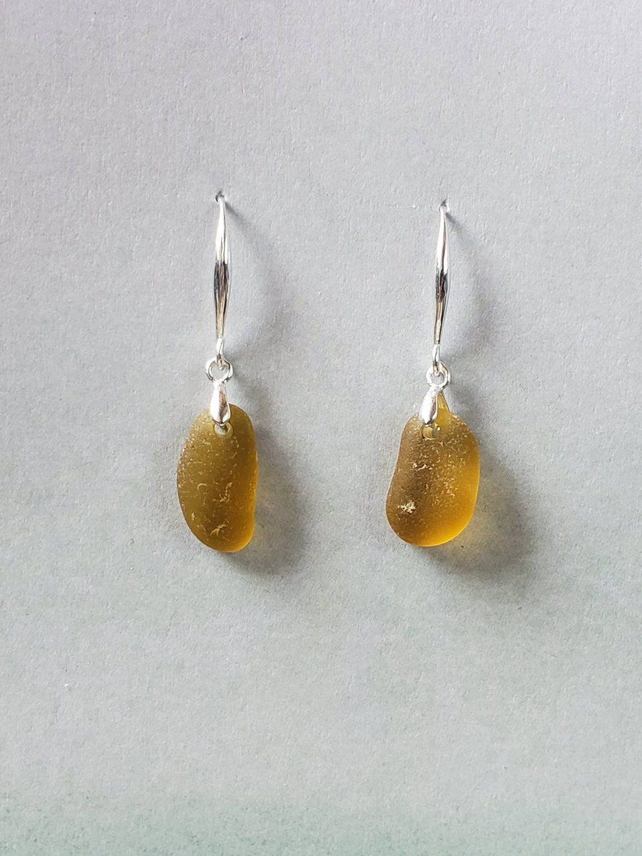 saltedbayonet's tweet photo. Sassy in citron #seaglass and sterling silver earrings... A rare #mothersdaygift! https://t.co/8OdG64xB3H
#citronseaglass #seaglassjewelry #mothersdaygifts #rareseaglass #handmadejewellery #citron #handmadejewelry #giftidea #giftsforher #giftsforgrad https://t.co/E59spmlkTm