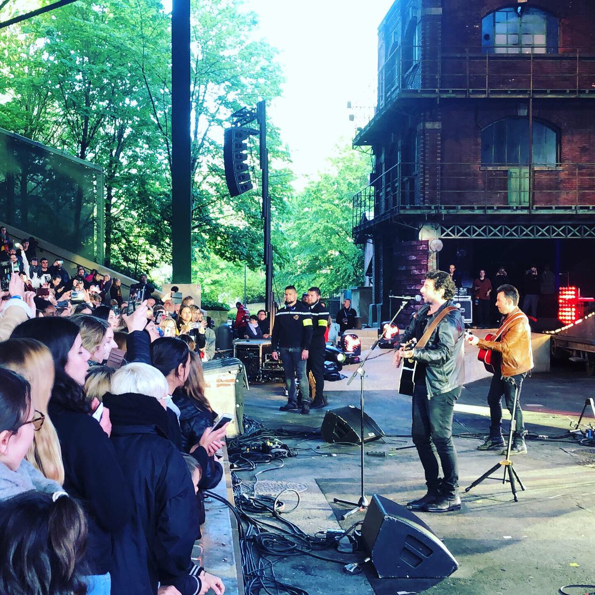 🔵[CONTACT VIP] #PatrickBruel enflamme le #ContactVIP #ContactFM au #ParcAsterix • <a href="/radiocontactfm/">Radio Contact</a> <a href="/parcasterix/">Parc Astérix</a> @PatrickBruelOff