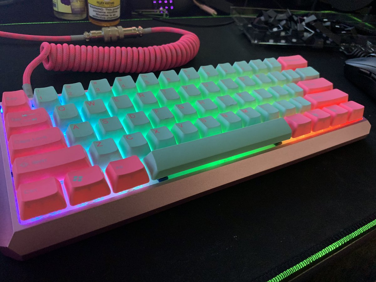 Joey N You Would Never Think This Is A Duckychannel One 2 Mini Fully Customized With A Kbdfans 5degree Aluminum Case Tai Hao Miami Pbts And A Matching Mech Cable