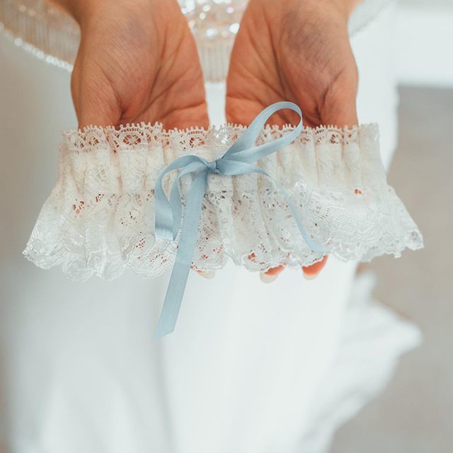 estembroidery's tweet image. 💙💙Alice Garter💙💙
Nottingham Lace garter with dusty blue silk ribbon bow
Optional personalisation embroidered inside 💙💙💙
#bride2019 #weddinggarter #bridalgarter #bridalgarters #lacegarter #nottinghamlace #madeinnotts #madeinnottingham #handmadegarter #handmadeintheuk #han…