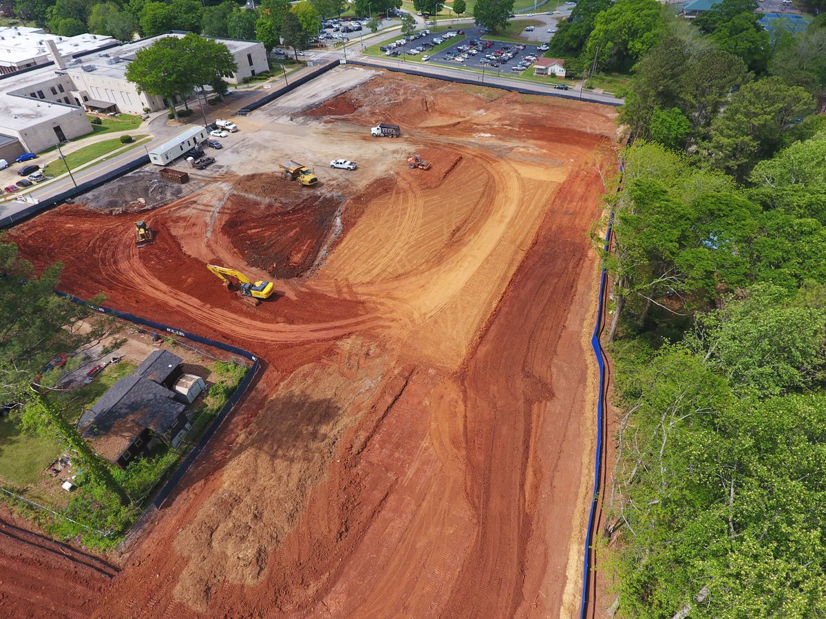 RALINassociates's tweet photo. Who else is excited to see the progress of LaGrange High School's indoor multi-purpose facility?🙋
#RALIN #RALIN #Peoplefirst #LaGrange #GoGrangers #RALINconstruction #construction #TroupCounty #multipurposefacility #progress
#indoorpracticefacility #highschool @Granger_Nation https://t.co/n1Cscd1GQU
