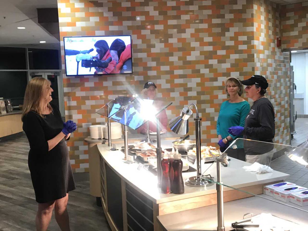 Monday night was the Midnight Exam Breakfast for the students to take a break during the stress of exam week! #wcdining #goosenation