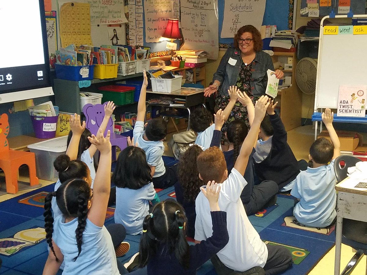 ChamberPHL's tweet photo. Check out @visitphilly's Laura Burkhardt and Advanced Staging Production's @sjwildemann at Henry A. Brown Elementary School this morning #ReadPHL https://t.co/clxi940qfH