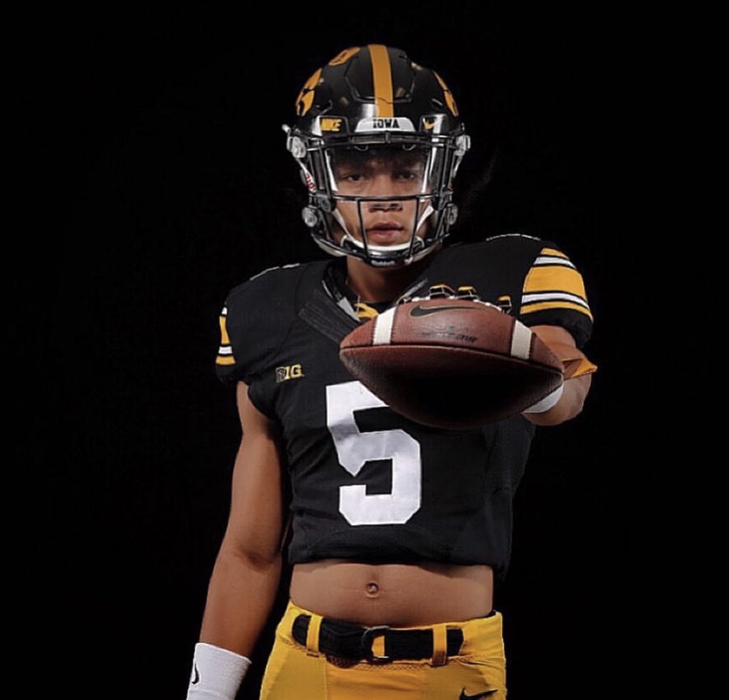 HallAgiye's tweet photo. Thankful and honored to say i have received an offer from The University Of Iowa!!!! #Gohawkeys🦅🖤💛 @HawkeyeFootball @DemetricDWarren @TeamTampa813 @HSSportsFL @teamlillard7on7 🖤💛 https://t.co/8MaSEdAcKe