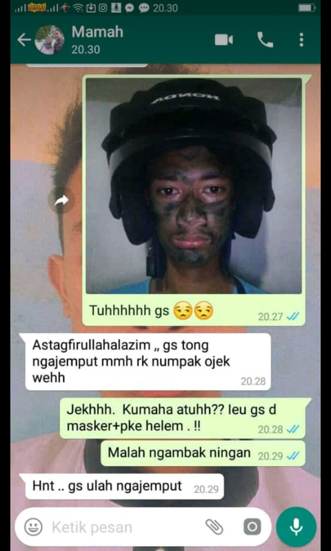 gini nih kalo waktu sekolah sd nya gak sampe masuk kelas:)