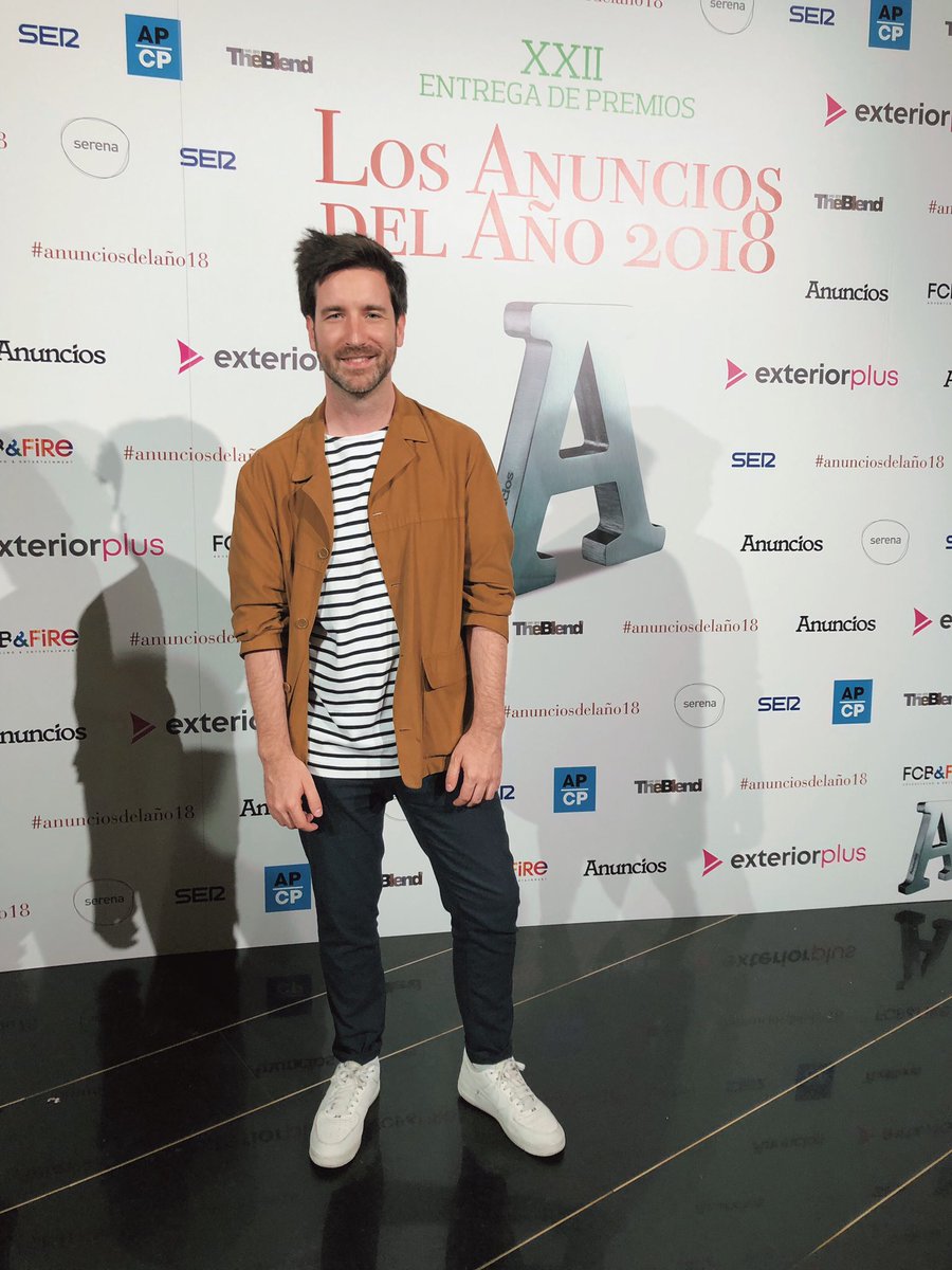 DavidVelduque's tweet image. Feliz de ser jurado en esta edición de #AnunciosDelAño18 con los amigxs de @AnunciosRevista ¡A celebrar en @palacioprensa! ☺️👌🏻