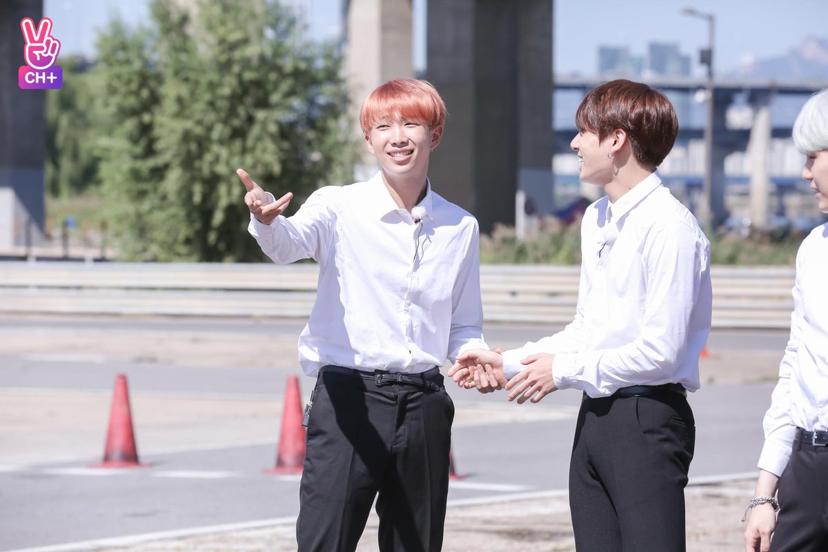 ImRedviolet's tweet photo. Stop what you're doing and
Rt this!

#MTVLAKPOPBTS #MTVLAFANDOMBTSARMY #MTVLAINSTAGLJUNGKOOK #PremiosMTVMIAW

@BTS_twt https://t.co/3ZwjlWSbqe