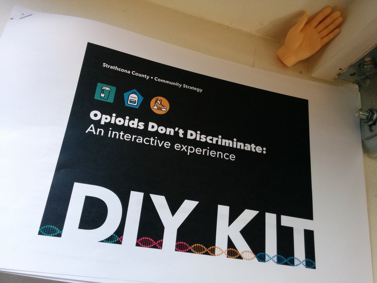 SDXCoP's tweet image. Hi from the little #actionlabyeg hand! We're half an hour away from kicking off #SDX17 with @StrathcoCounty 😁