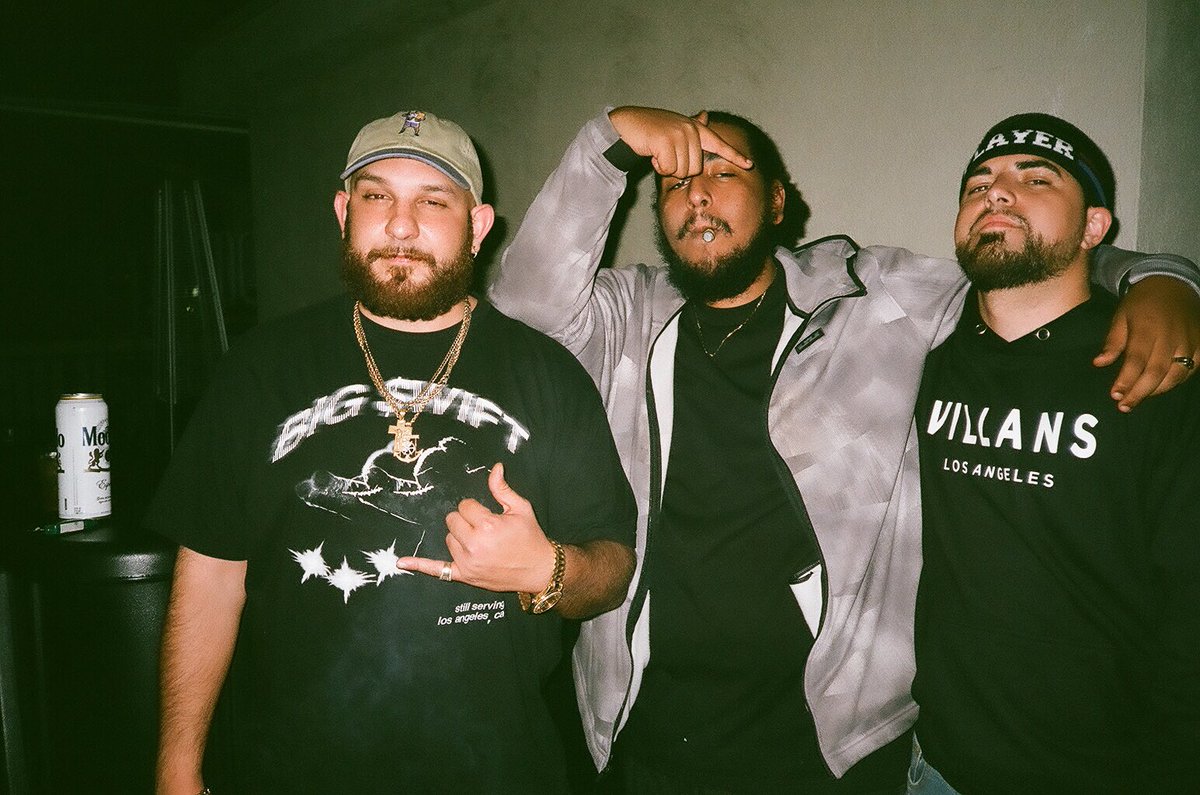 FatJesus562's tweet photo. #StillServin Listening party 
@kali_shashati x @Big_Swift x @RosecransVic x @ItsTswish x @RobTwo_ shot by me 📸🎞
#35mm #film #Bigswift https://t.co/n9cCTZUWn3