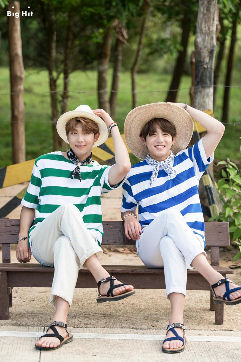ImRedviolet's tweet photo. I will clean my TL through this precious laugh and smile of our boys! RT to clean yours too!

#MTVLAKPOPBTS #MTVLAFANDOMBTSARMY #MTVLAINSTAGLJUNGKOOK #PremiosMTVMIAW

@BTS_twt https://t.co/9M9rhs4wlE