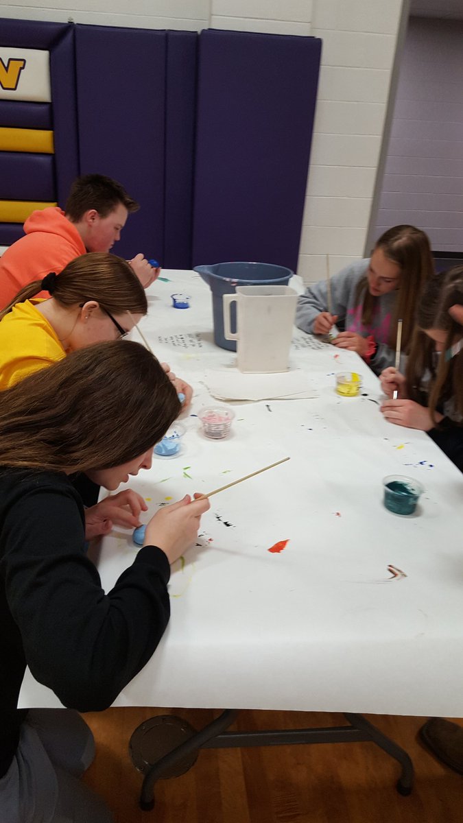 HamptonArtDept's tweet image. Reflecting and art activities! #creativityislife #hawknationcreation #hamptonhawks1