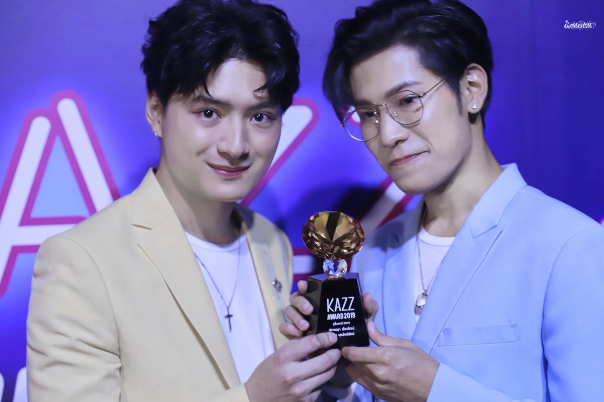 westperaya's tweet photo. You are the best🏆🏆🏆
@kristtps @stjinx_maya @peraya_official 
#KristSingtoBestCouple
#KazzAwards2019
#ทีมพีรญา https://t.co/o6hsgN4f16