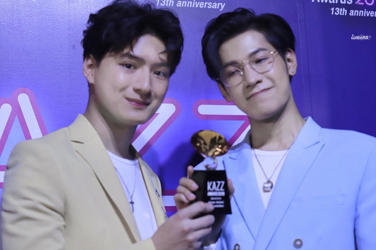 westperaya's tweet photo. You are the best🏆🏆🏆
@kristtps @stjinx_maya @peraya_official 
#KristSingtoBestCouple
#KazzAwards2019
#ทีมพีรญา https://t.co/o6hsgN4f16