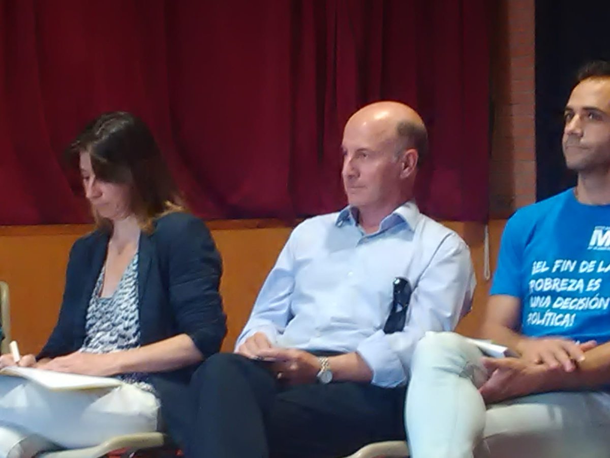 PLIEGranada's tweet photo. Nuestro número uno a la Alcaldía de #Granada ha asistido a la reunión de la Asociación #Anaquerando junto con otros 12 partidos políticos de los 18 alcaldables al municipio de Granada. #TúHacesGranada https://t.co/kI8CXbd7VF