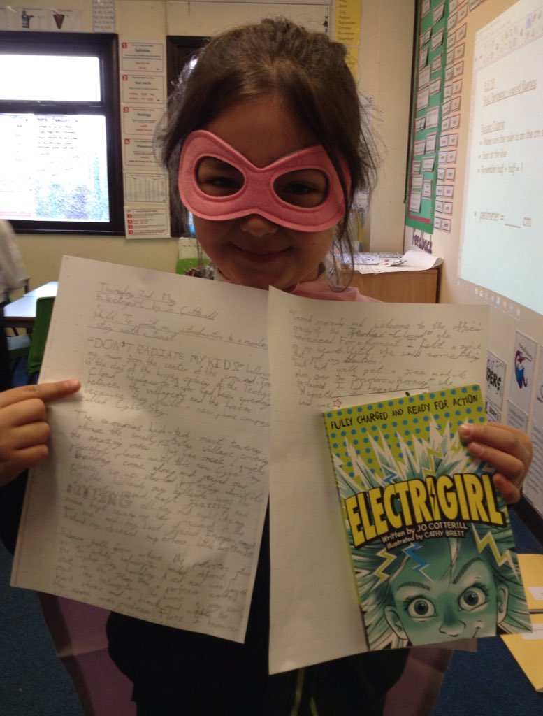 LindenRDoak's tweet photo. @LindenRDoak #electrigirl #supersenses @jocotterillbook @ReadingExplorer 
She read like a real author- full of emotion, intonation and emphasising words for effect. Wow! https://t.co/OAEhTaB9F8