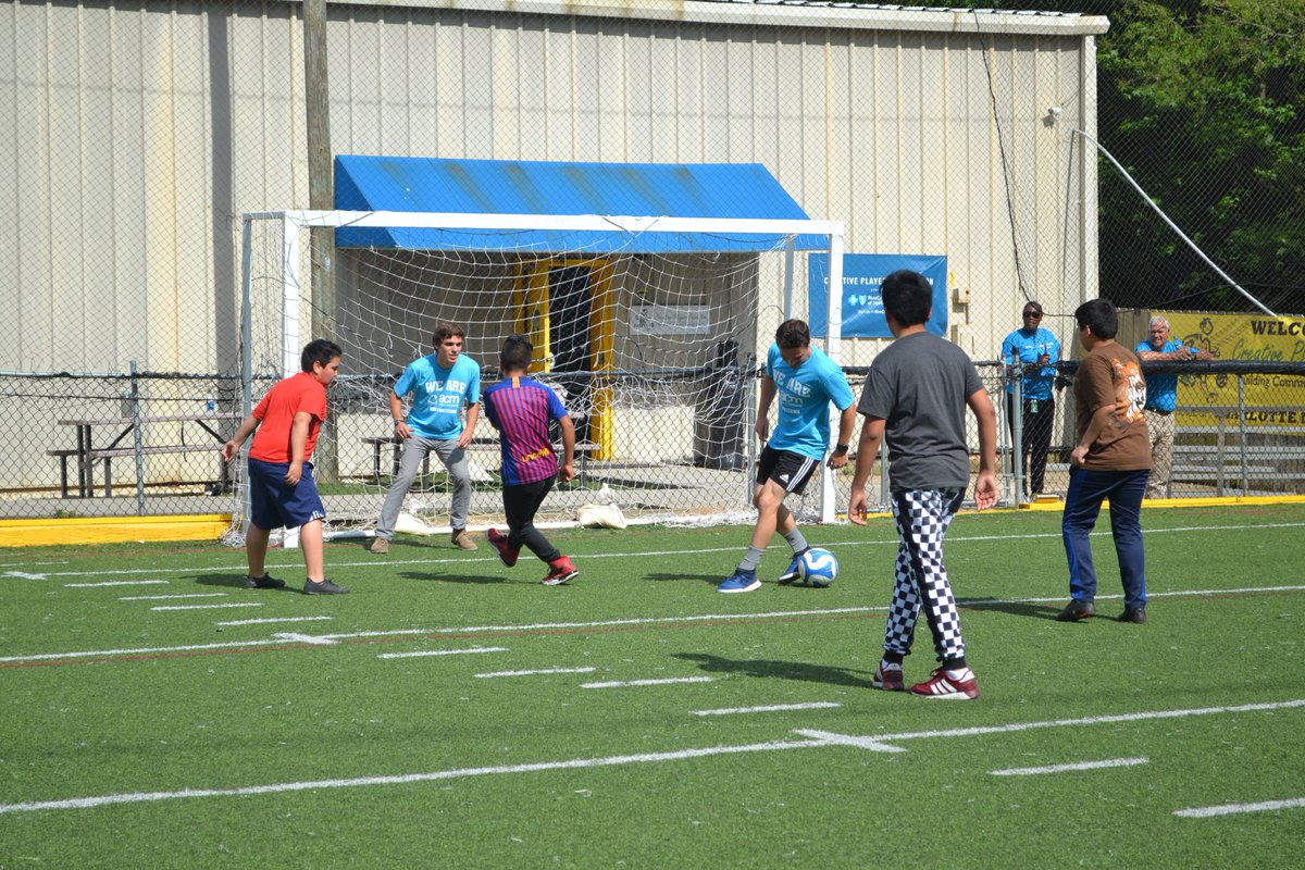 ACMConnect's tweet photo. Couldn't have asked for better day at #CreativePlayerFoundation volunteering alongside @DukeEnergy to play soccer and work on reading skills with some amazing kids ⚽️📘 #ACMAroundTown #Community #Volunteer https://t.co/0DlGqZ7RtM