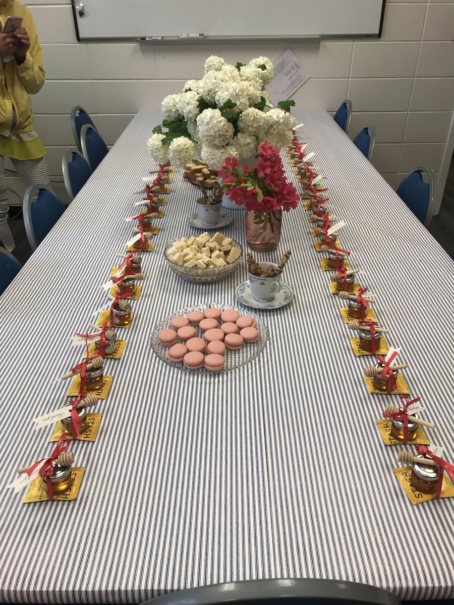 alsbach_hannah's tweet photo. Is this adorable or what??? Feeling very appreciated! @BryantPTA https://t.co/2mQ2MJuOaG