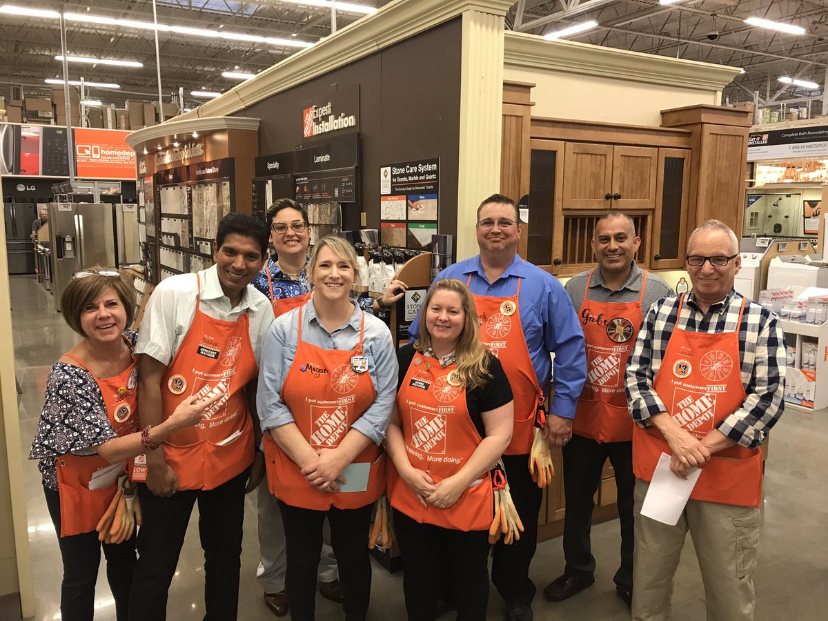 shaikplanet's tweet photo. This DBW we are celebrating outstanding specialist Megan’s exemplary performance ! @tavares_gabe @Penn_DSM @CLMurley https://t.co/3cGddsLF9e
