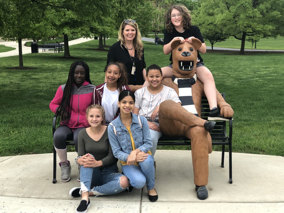 FernezJennifer's tweet photo. Fantastic day at Penn State Berks with some of the best ๐ #seventhgrade #STEM #mathcareers #dreambig @JefferyEbert @DrUlsh https://t.co/dSKeSzU5uC