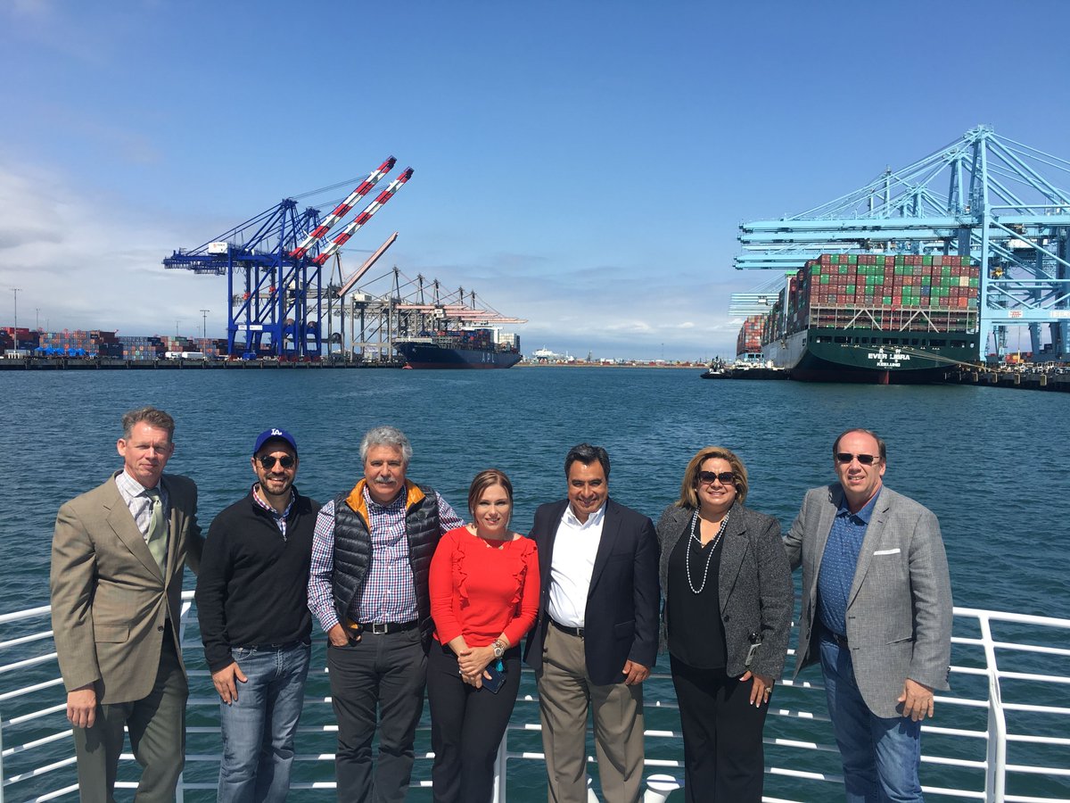 PortofLA's tweet photo. Yesterday, #PortofLA Executive Director Gene Seroka welcomed @API_VERACRUZ’s Director General Miguel Angel Yañez Monroy, who toured #AmericasPort with Port of Veracruz staff. When ranked by cargo tonnage, Veracruz is Mexico’s third largest port. https://t.co/b9nXFavfXt