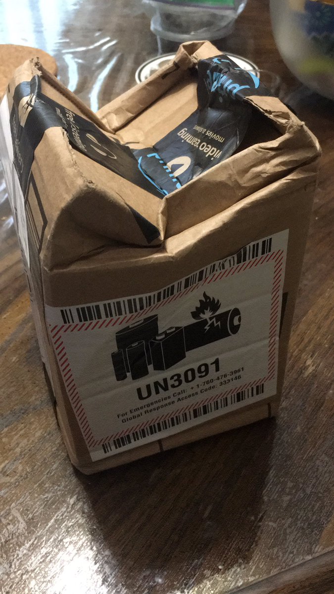 john_peralta_'s tweet photo. This is the service I paid for 🤔? @amazon https://t.co/SZ3i3sMpru