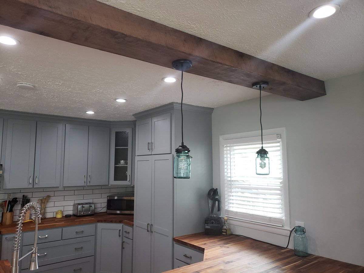 ManyMoonDesign's tweet image. Custom made from reclaimed barnwood, this beam was created for a kitchen remodel. manymoonsdesign.com/2019/04/25/bea… #reclaimed #reclaimedbarnwoodflooring #reclaimedlumber #reclaimedbeams #reclaimedslabs #reclaimedtimber #salvagedwood #antiquelumber #antiquebeams #reclaimedflooring