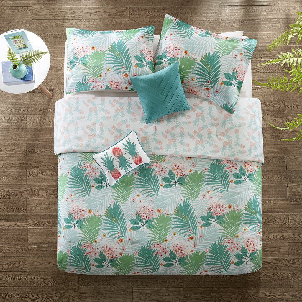 DesignerLiving's tweet image. Lush greens and pops of vibrant coral welcome you to the jungle! Reverse to a whimsical pineapple pattern for a playful look that's perfect for a casual and energetic update!

Get your Insider Steal today: bit.ly/InsiderSteal