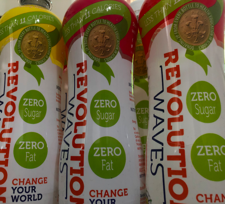 RevolutionWaves's tweet photo. 😍 Revolution Waves Premium Water comes in three flavours.

🍋 Lemon and Lime, Raspberry &amp; Cranberry
✅ NO SUGAR
😲 ZERO FAT

🌍 Take a look at our website via the link https://t.co/OeJh8nX0rN

#water #healthy #drink #uk #yorkshire #schools https://t.co/mwGET6BVc0