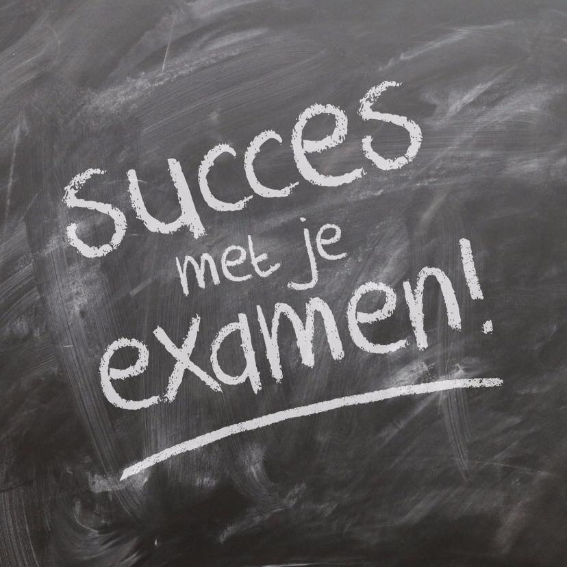 Al onze examenkandidaten: heel veel succes met jullie examens! Zet 'em op en toitoitoi! 🤞🍀🎓🧡 #CSE #Examens #succes