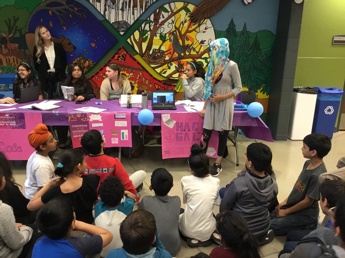 SenecaSchool17's tweet photo. Inspiring future computer scientists @thehackergals @SenecaSchool17 @EPSBNews #BECAUSEWECAN https://t.co/SkJ7pjDSV0