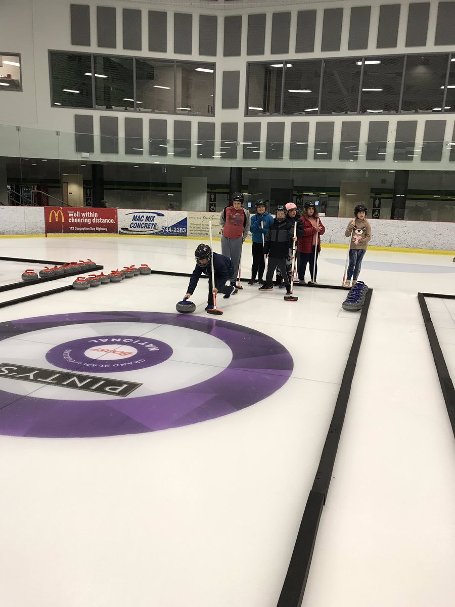 sargetilley's tweet photo. Students love curling @StEdwardsSchool @TownofCBS @mmemarshallnl @KelleyNewman16 @MmeSPower @NLESDCA https://t.co/dymSeyyTSr