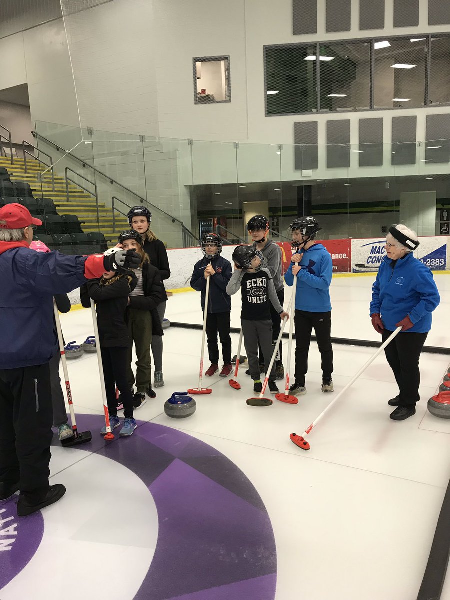 sargetilley's tweet photo. Students love curling @StEdwardsSchool @TownofCBS @mmemarshallnl @KelleyNewman16 @MmeSPower @NLESDCA https://t.co/dymSeyyTSr