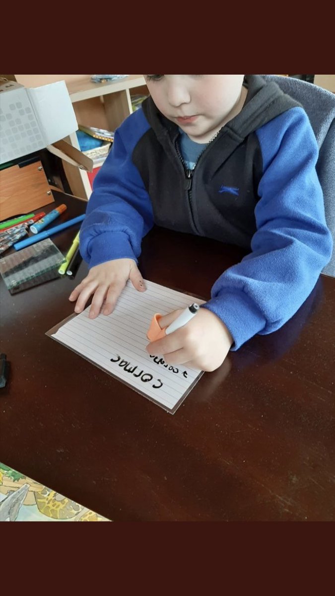 SlipNGrip2's tweet image. Our grip aid is suitable for both left and right handed people here are some photos of our left handed customers using our grip. ✏️🤛🏼 @LeftHandersClub @busstatclares @NFTE @Foroige @StClaresHomeEc   @tydotie