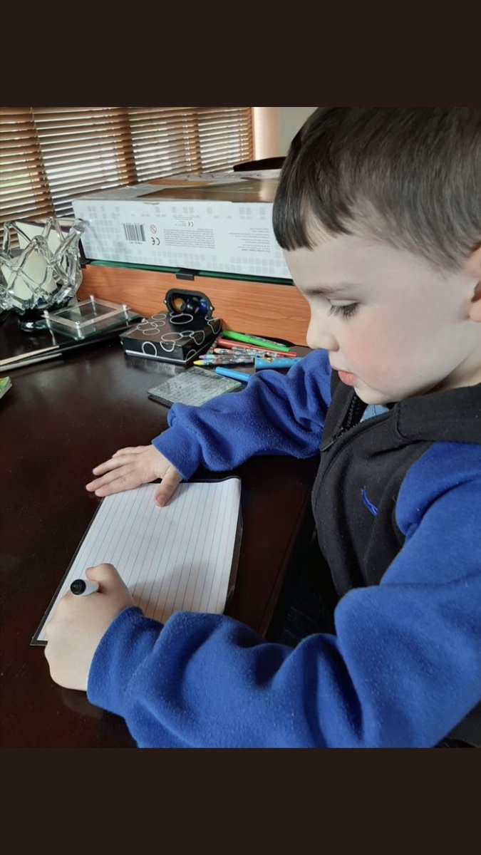 SlipNGrip2's tweet image. Our grip aid is suitable for both left and right handed people here are some photos of our left handed customers using our grip. ✏️🤛🏼 @LeftHandersClub @busstatclares @NFTE @Foroige @StClaresHomeEc   @tydotie