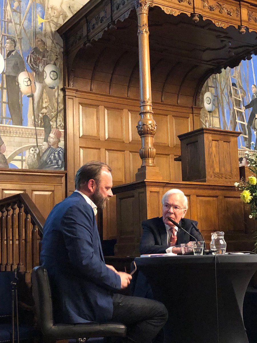 Liesbeth050's tweet photo. ‘Experimenten met loting hebben als zwak punt dat ze vaak los staan van onze vertegenwoordigende democratie’ stelt Tjeenk Willink. 
Daar hebben met de ⁦@Coopwijkraad⁩, die gemeenteraad en gelote bewoners samenbrengt, een antwoord op gevonden. https://t.co/vhKObYZOJV