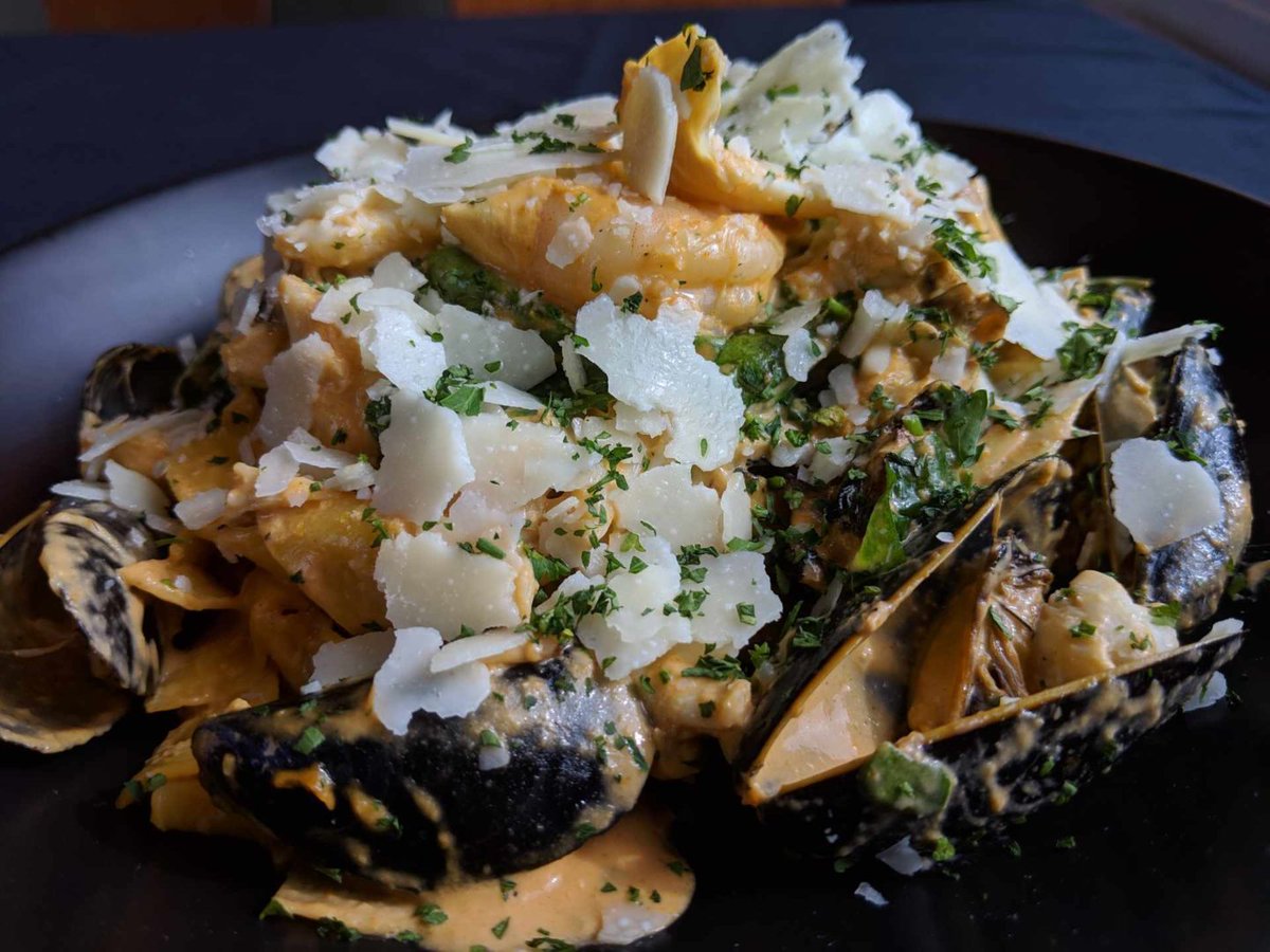 Do You Love Seafood? What About Pasta? We sure do and especially our Chef's remarkable Fruits De Mer Papppardelle Pasta. ... is.gd/87n7sz
#Aquaobx #Artichokehearts #Doducknc #Freshherbs #Jumbolumpcrab #Pecorinocheese #Peimussels #Sauteedshrimp #Sundriedtomato