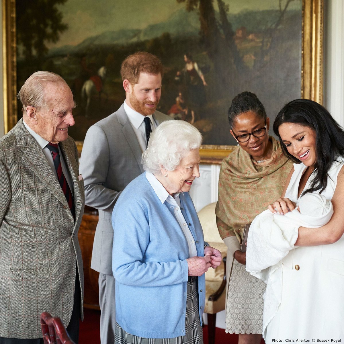 WatchingWindsor's tweet photo. The Queen &amp; The DoE were introduced to the newborn son of The Duke &amp; Duchess of Sussex at Windsor Castle. Ms Doria Ragland was also present. The Duke &amp; Duchess of Sussex are delighted to announce that they have named their son Archie Harrison Mountbatten-Windsor. @RoyalFamily https://t.co/l0zaVmx4zC