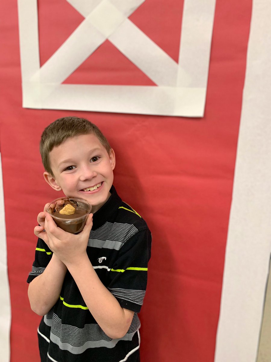 giantsnutrition's tweet photo. Chapel Glen Elementary School was getting โDown on the Farmโ today!
What a fun barnyard themed lunch! It was Un-baaaaa-lievable ๐!
#ManagersChoice #NSLP #ThemeLunch #GiantsNutrition #WeAreWayne https://t.co/ISBbAqCPfD