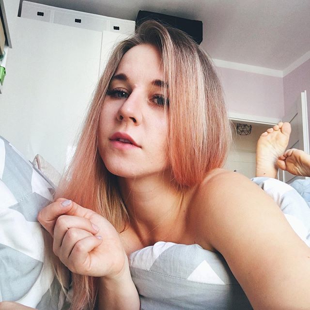 Czy da się zabezpieczyć przed negatywnymi myślami?
Te mnie dopadają bardzo często, częściej nawet, niż bym chciała. Że jestem słaba, nic nie umiem, nie potrafię się skupić i walczyć o swoje...
Stop!
Ostatnio jest lepiej. Najlepsza rada, jaką dostałam, to… bit.ly/2YgyXTO