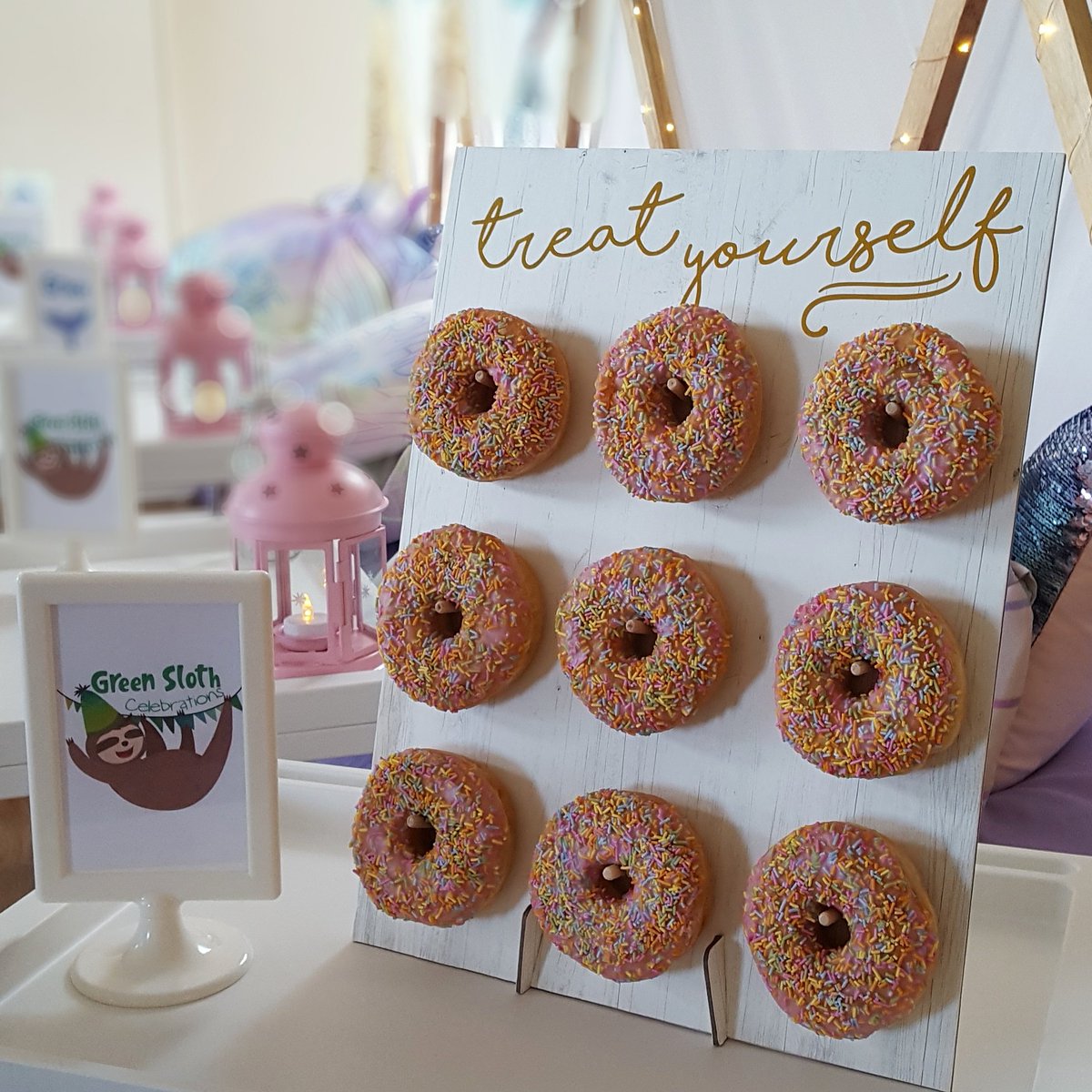 GreenslothCB's tweet photo. Go on treat yourself....
π©π©ππ©π©
Our donut wall is a yummy addition to any of our #sleepoverparties or #partyinabox!
#donutwall #doughnuts #kingsbridge #southhams #devon #devonhour https://t.co/d6UZNfeypg