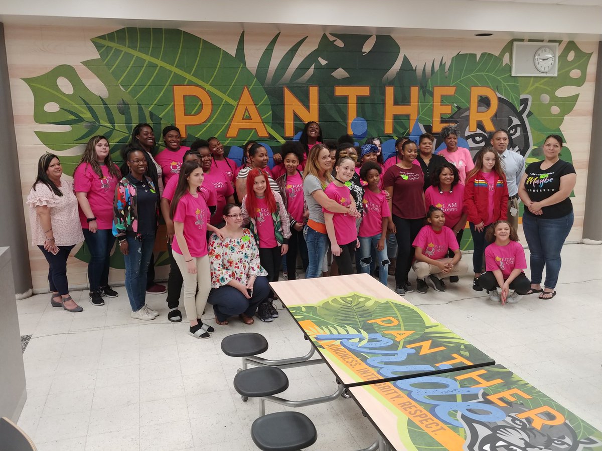 VaPope's tweet image. The (Muffins with Moms) event at Passage was great. Lots of fun and inspiration! Shout out to Principal Spitz and AP Pettaway for a job well done! Passage Rocks!