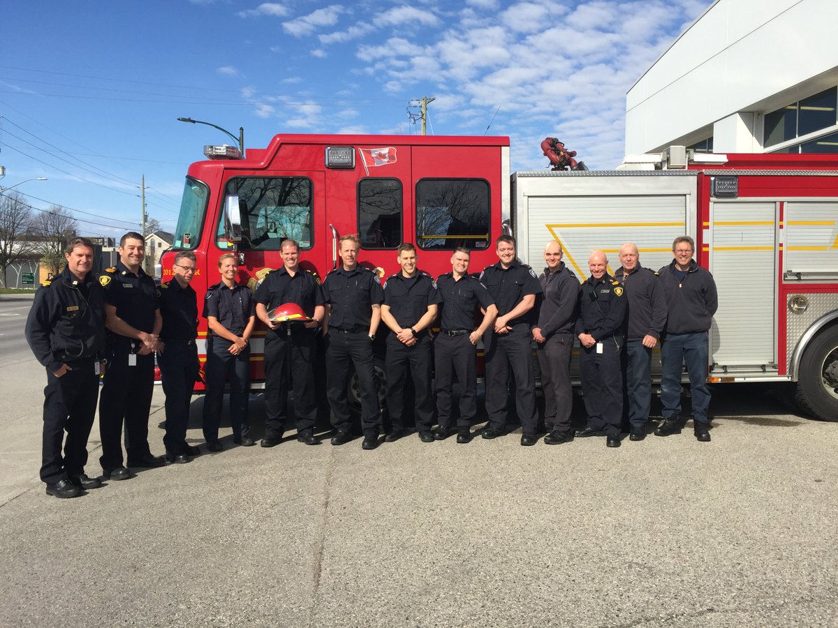 Congratulations to newly made Captain Jeff Brewster of A Platoon –
well done! Wear your new red helmet with pride 🇨🇦🚒🙌 #ldnont #lfdont