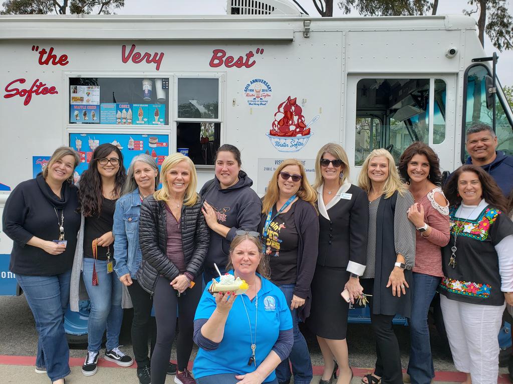 WalthallLisa's tweet photo. Awesome staff appreciation treats! Thank you! #HESDpride @chriswalker1015 https://t.co/wqUBKFcbZQ