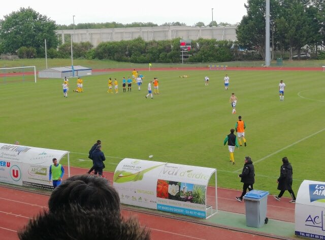 [#CoupeDesPaysDeLaLoireU19] 🏆

🤩🤩 EN FINALE ! 🤩🤩

Face au Poire s/ vie, leader du groupe #U19R1, les #U18Élite se sont imposés par le plus petit des scores 1-0. ✊🏼

Bousculés mais solidaires, les joueurs remportent cette 1/2 Finale et défieront <a href="/FoyerTrelaze/">Foyer de Trélazé</a> ! 👀

#USJA
