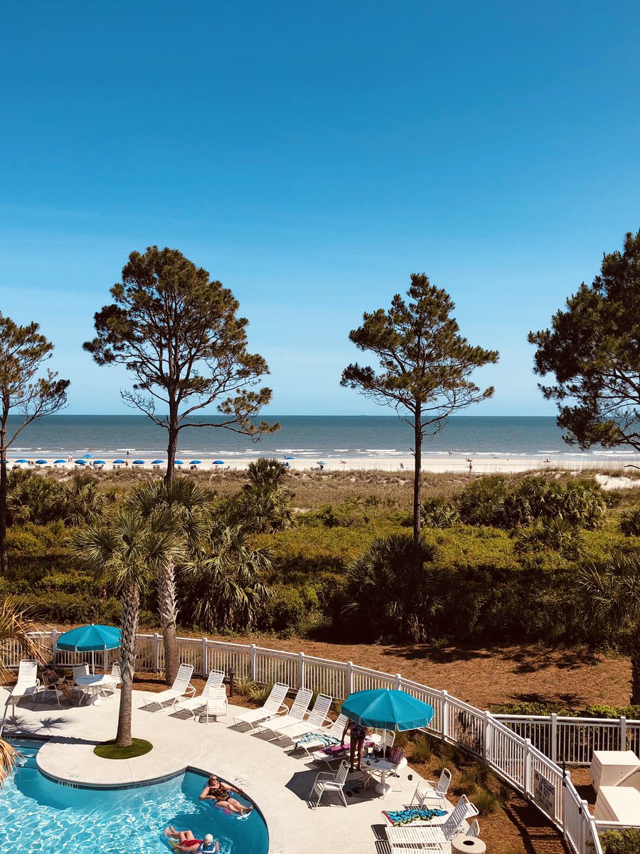 BridgetBing's tweet photo. @IAGovernor My mom and I made it to Hilton Head! https://t.co/2obRzQbWYO