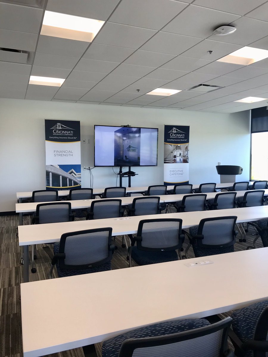 BrigetteDP's tweet photo. CM Scott Anderson and I attended the ribbon cutting for The Cincinnati Insurance Companies first ever Field Office located in Rivulon. #cincinnatiinsurance #lifeingilbert #gilbertaz #comingtogilbert #welcometogilbert #ribboncutting https://t.co/2kBpoFKDOD