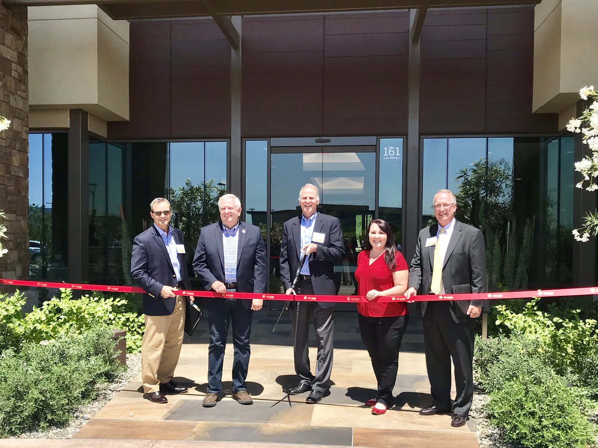 BrigetteDP's tweet photo. CM Scott Anderson and I attended the ribbon cutting for The Cincinnati Insurance Companies first ever Field Office located in Rivulon. #cincinnatiinsurance #lifeingilbert #gilbertaz #comingtogilbert #welcometogilbert #ribboncutting https://t.co/2kBpoFKDOD