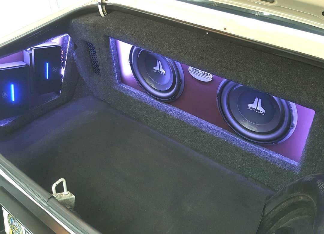 PASMAG's tweet photo. This Monte Carlo features a complete @JLAudio system from MARS Audio!
#pasmag #pasmagdealer #chevy #montecarlo #marsaudio #jlaudio #caraudio #customcaraudio #subwoofer #amplifier https://t.co/yzPf4x6yhe