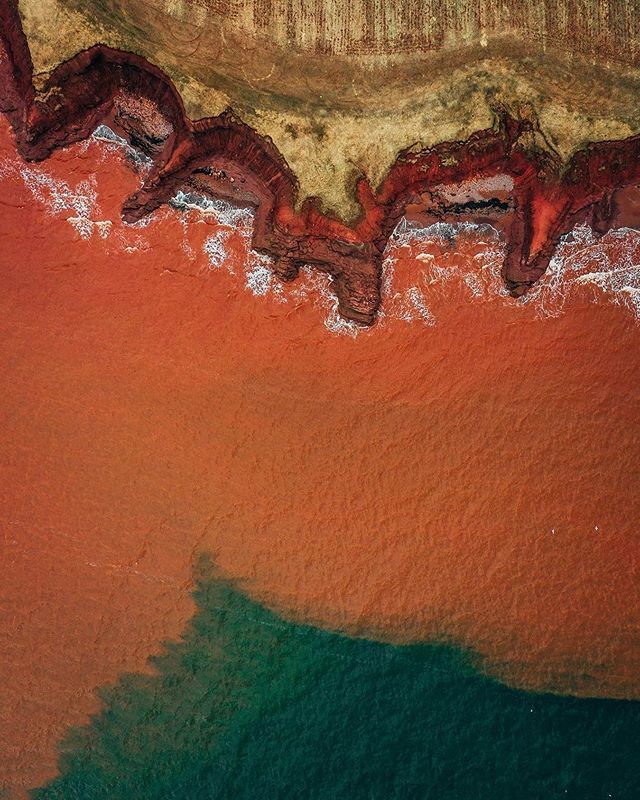 A bit of wind and a little red dirt makes for one amazing lookout 😍 Photo by @alexgdouglas